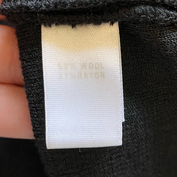 ⭐️ SOLD ⭐️ St. John Wool Blend Knit Key Hole Sheath Dress Size 4 Black - Picture 11 of 11